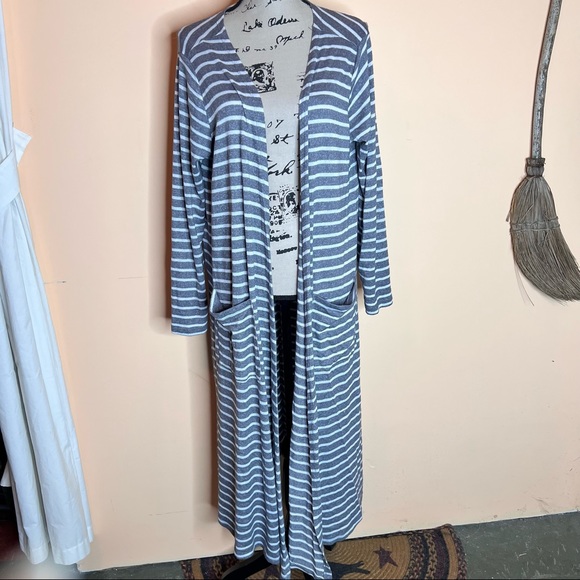 LuLaRoe Sweaters - 💚Lularoe duster